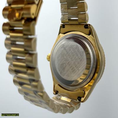 Luxury Gold-Tone Date Wristwatch with Diamond-Style Dial & Metal Bracelet